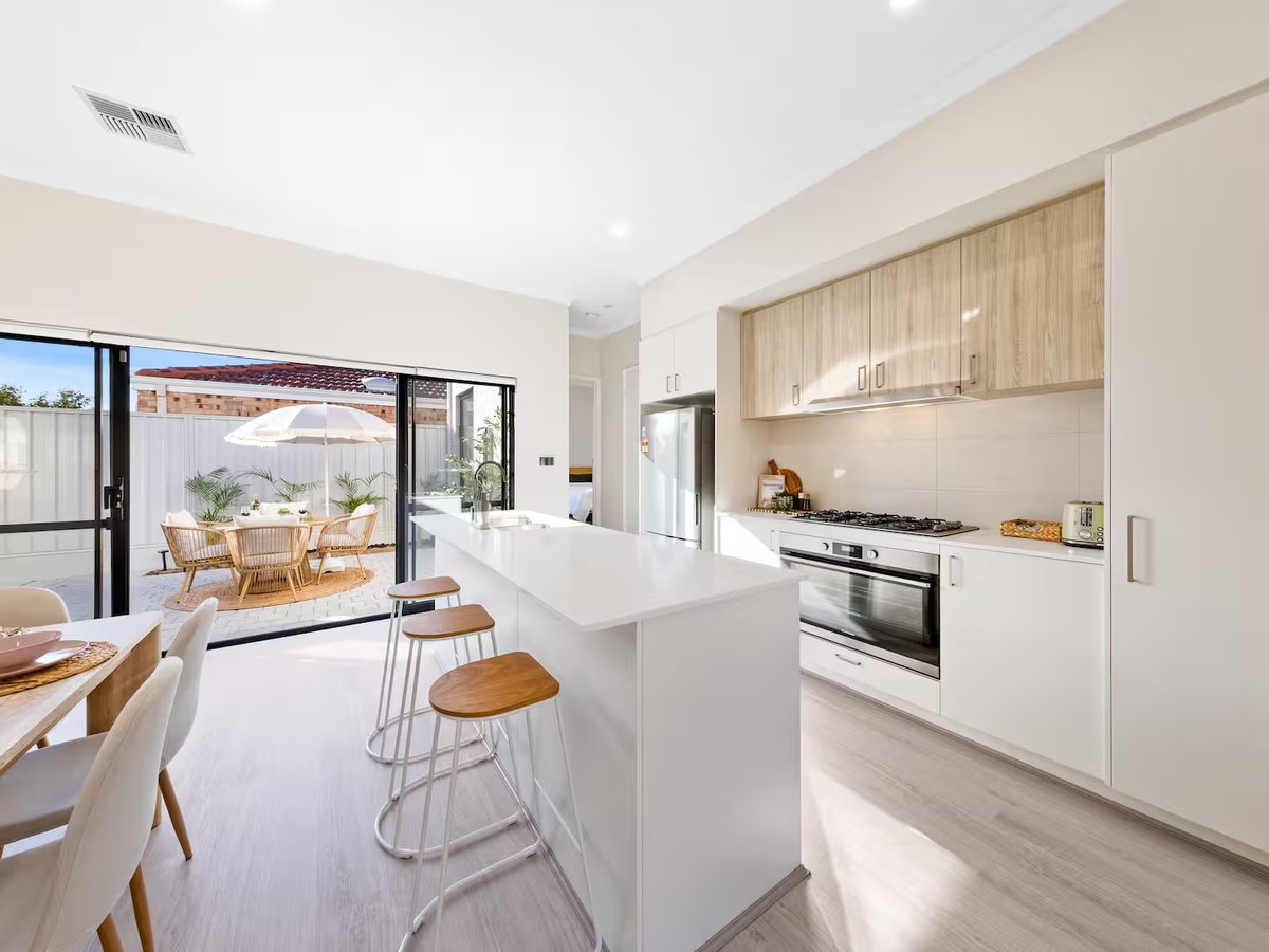 15B Stannard St